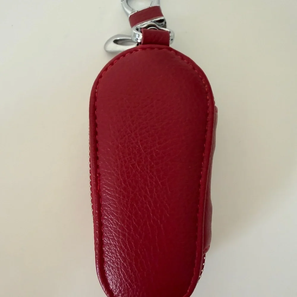 Red Leather Key Holder with Emblem - Picture 2 of 3